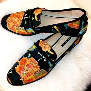 Zara Basics Frayed Floral Jacquard
Black Brocade Loafers size 11 / 42 flats